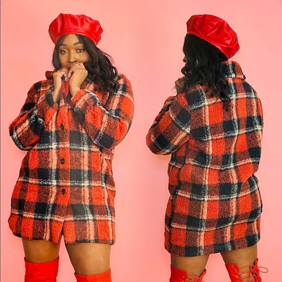 NEW TRENDY RED FAUX LEATHER BERET - Picture 1 of 12